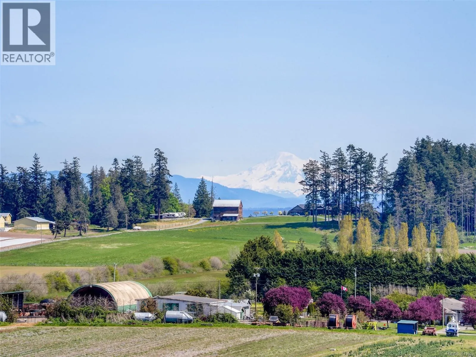 302 6981 East Saanich Rd