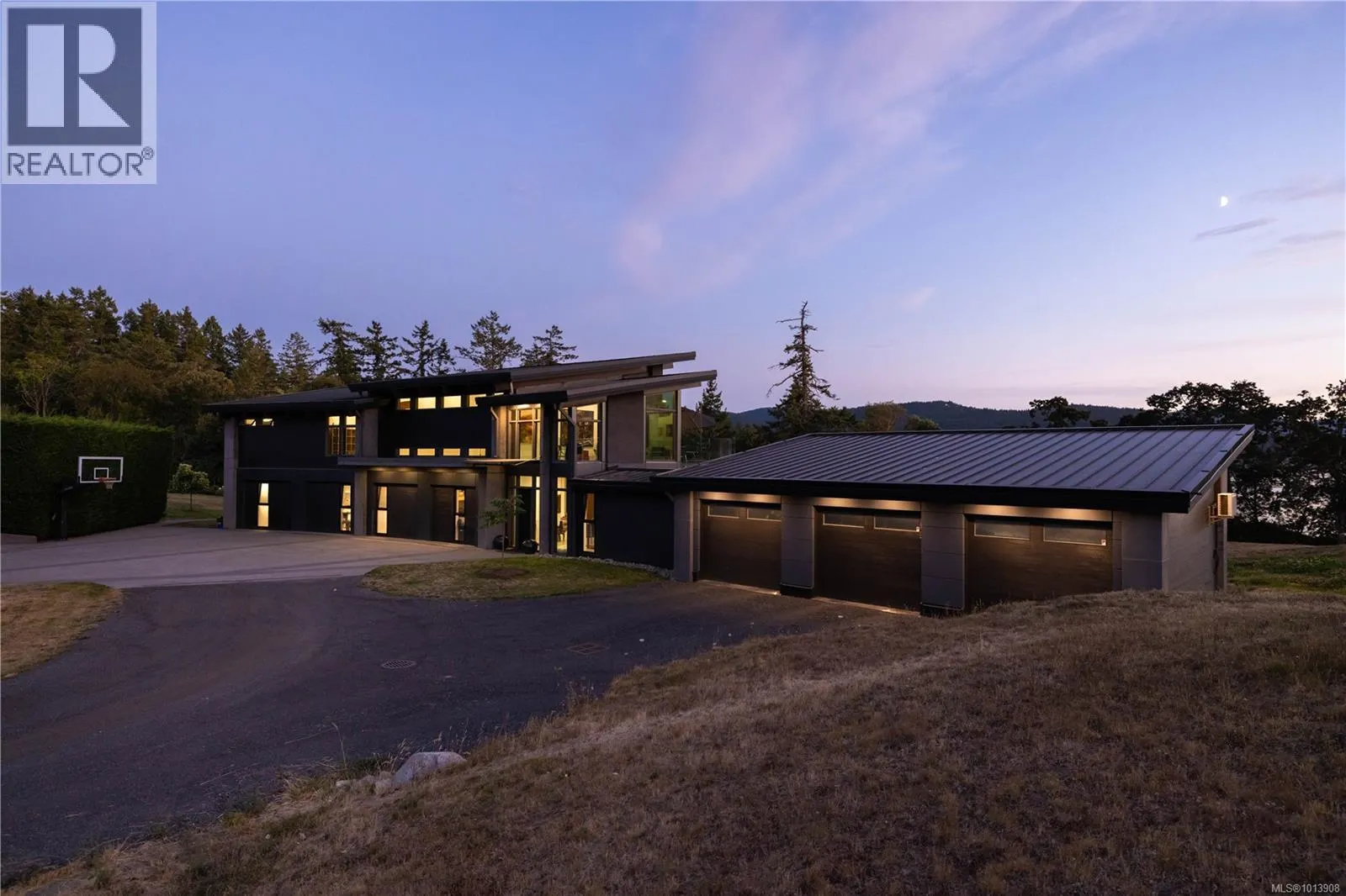 7756 West Saanich Rd