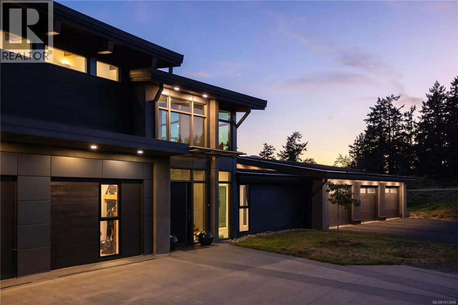 7756 West Saanich Rd