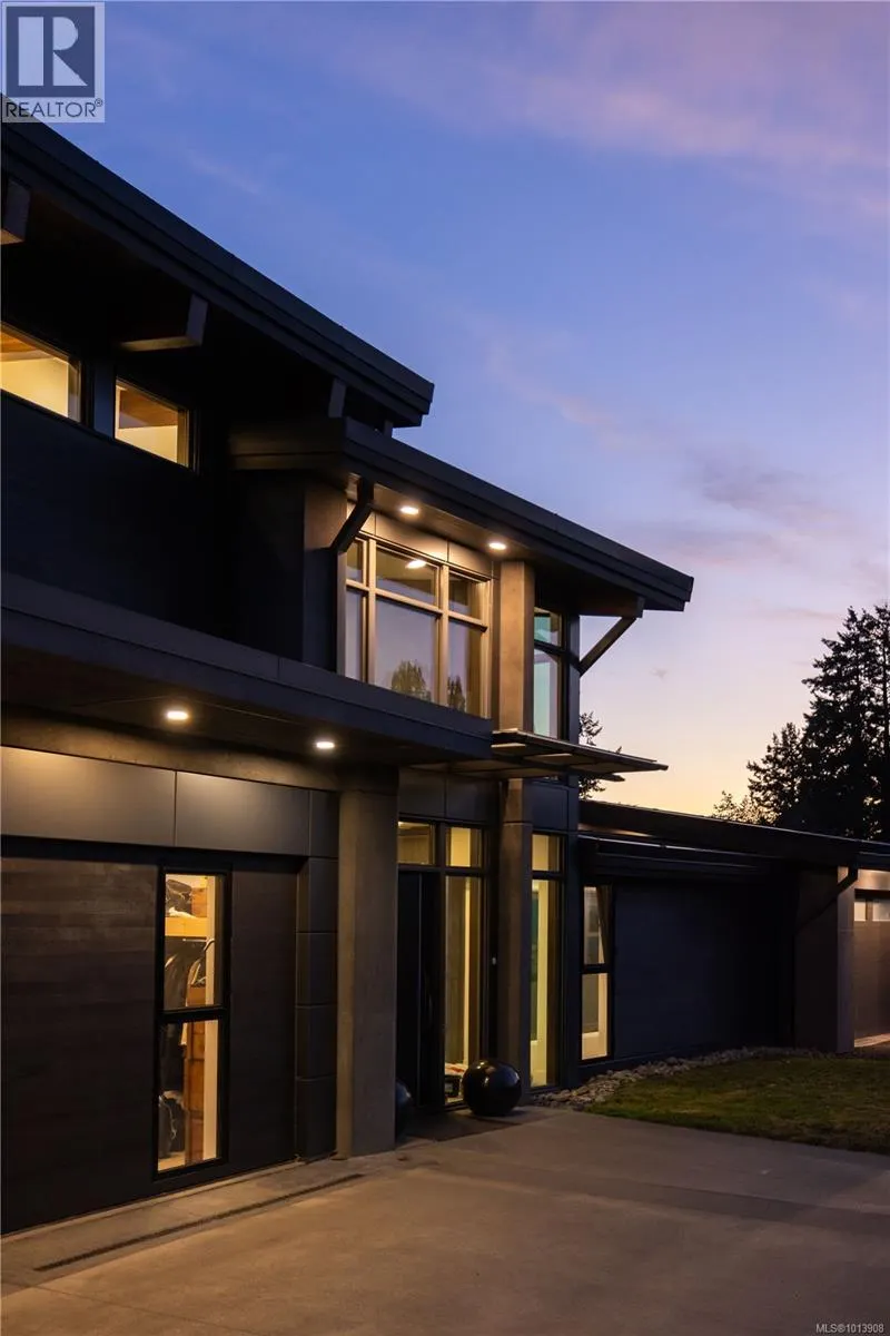 7756 West Saanich Rd