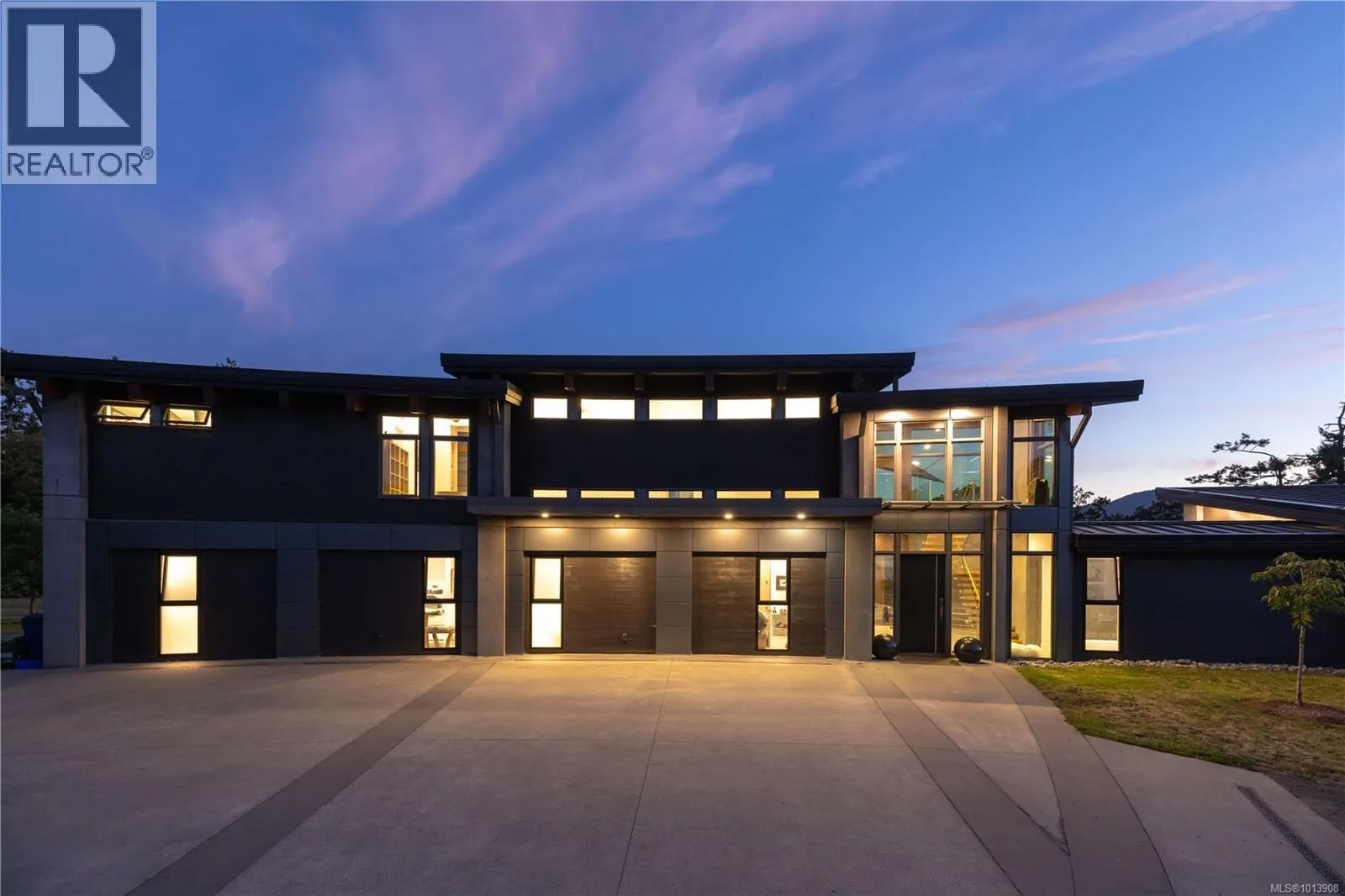 7756 West Saanich Rd