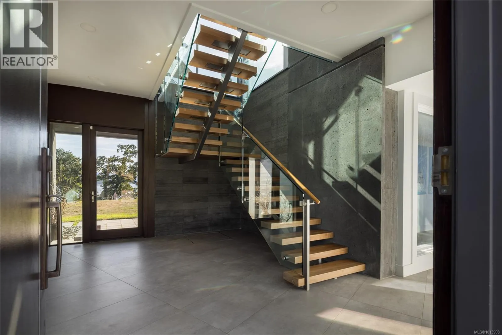 7756 West Saanich Rd