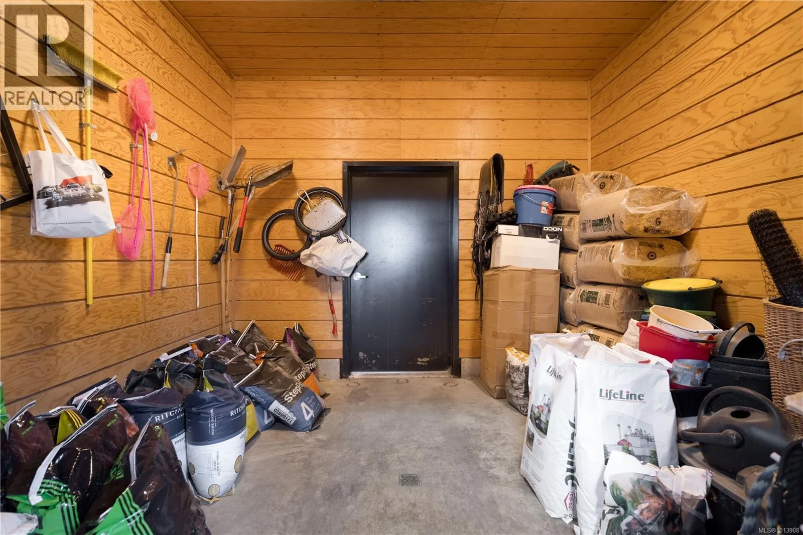 7756 West Saanich Rd