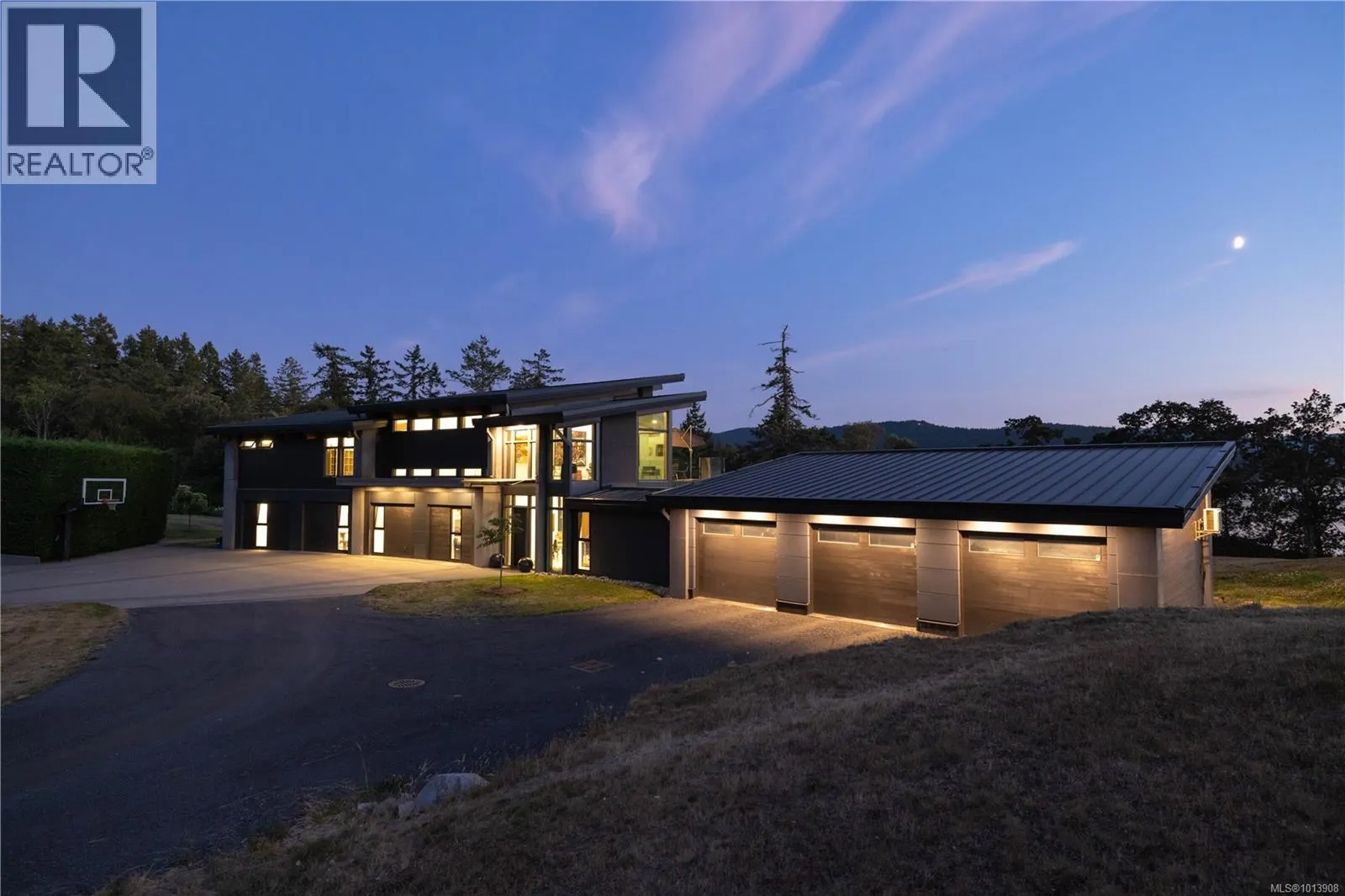 7756 West Saanich Rd