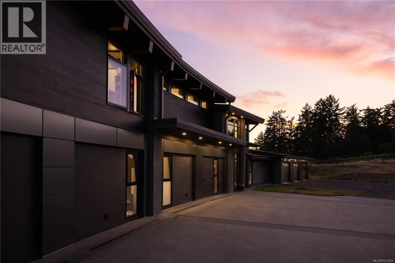7756 West Saanich Rd