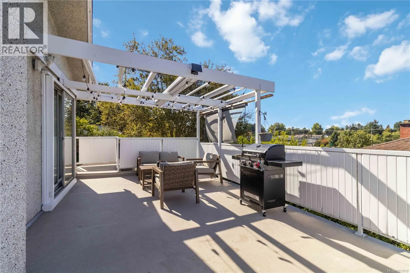 727 Chesterlea Rd