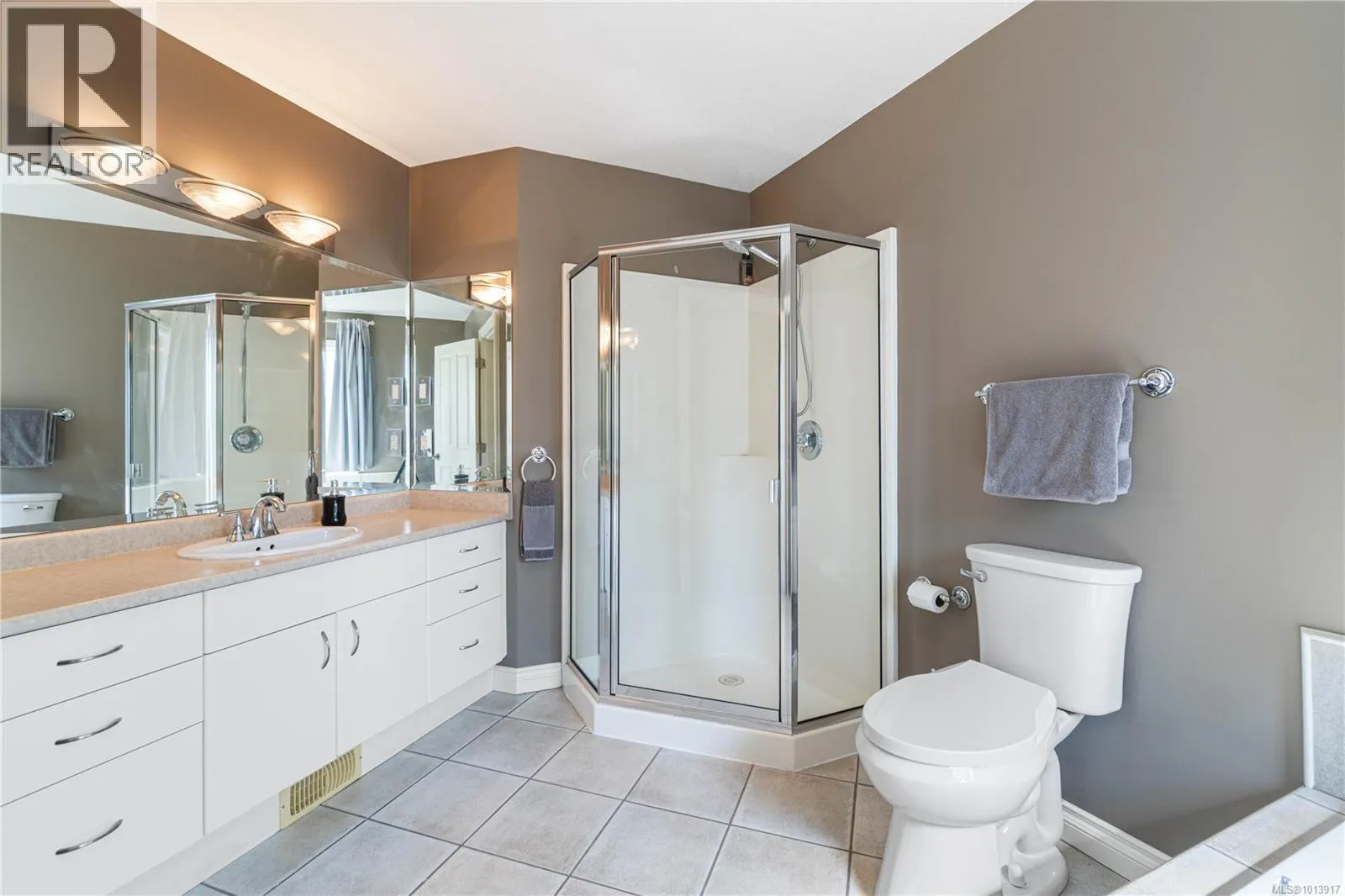 3354 Whitetail Pl