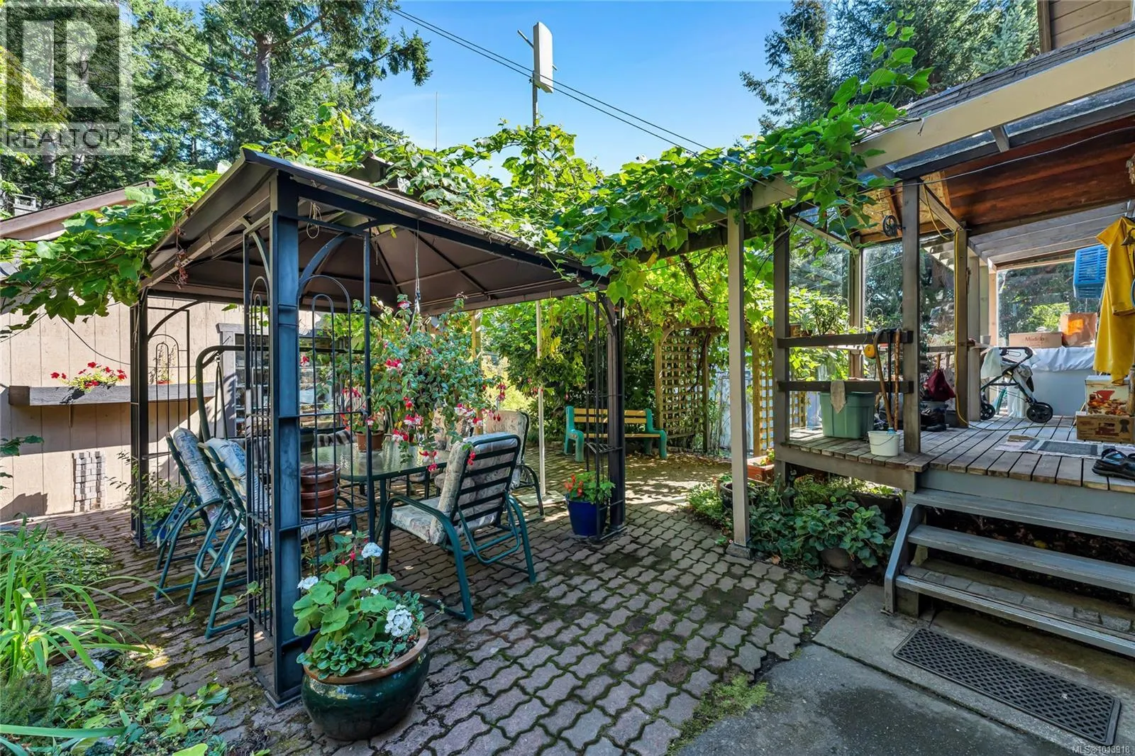 107 Pine Pl