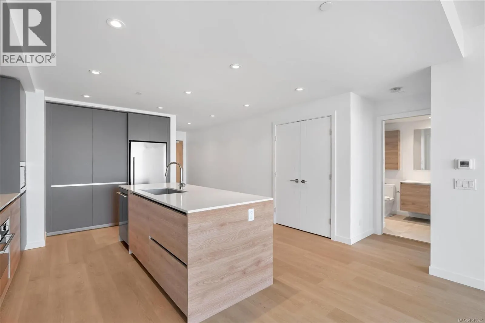 1208 363 Tyee Rd