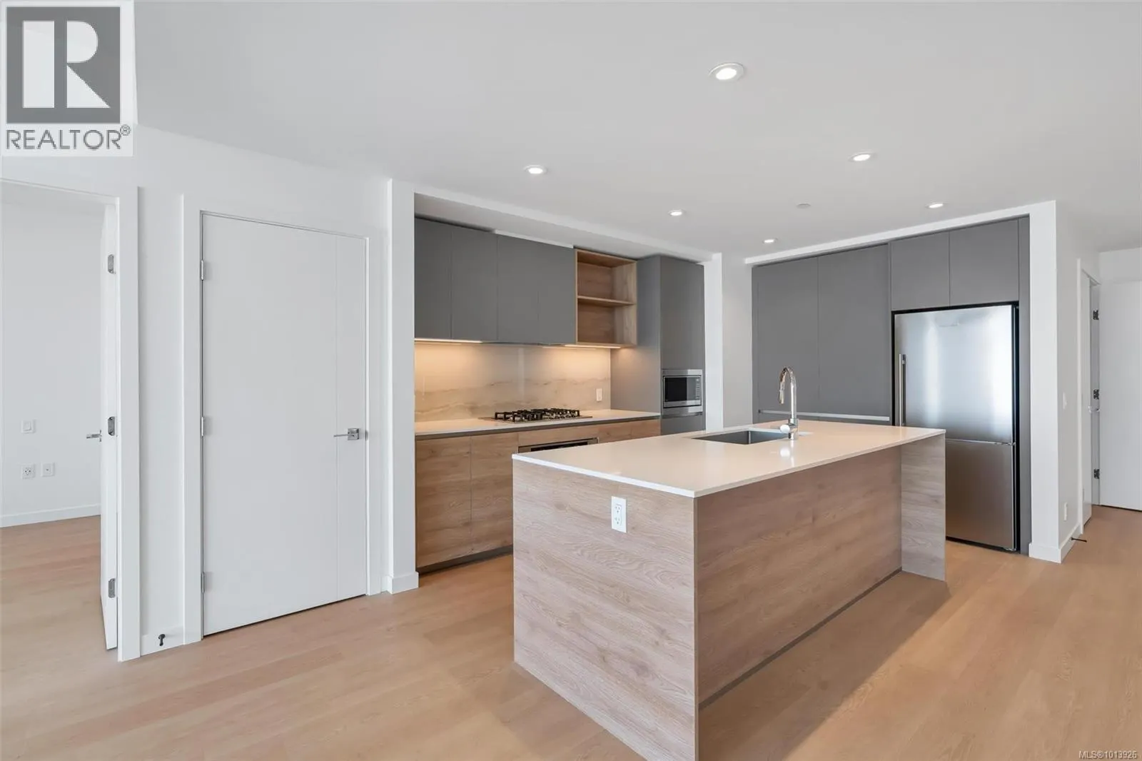 1208 363 Tyee Rd