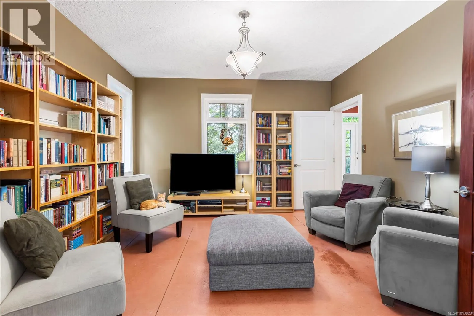 6280 Sooke Rd