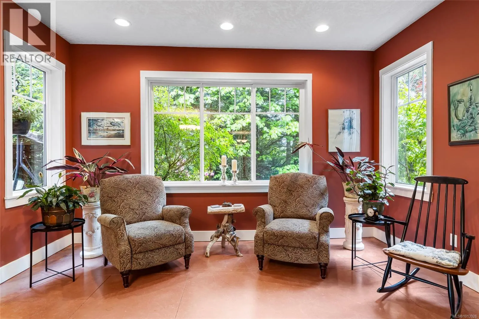 6280 Sooke Rd