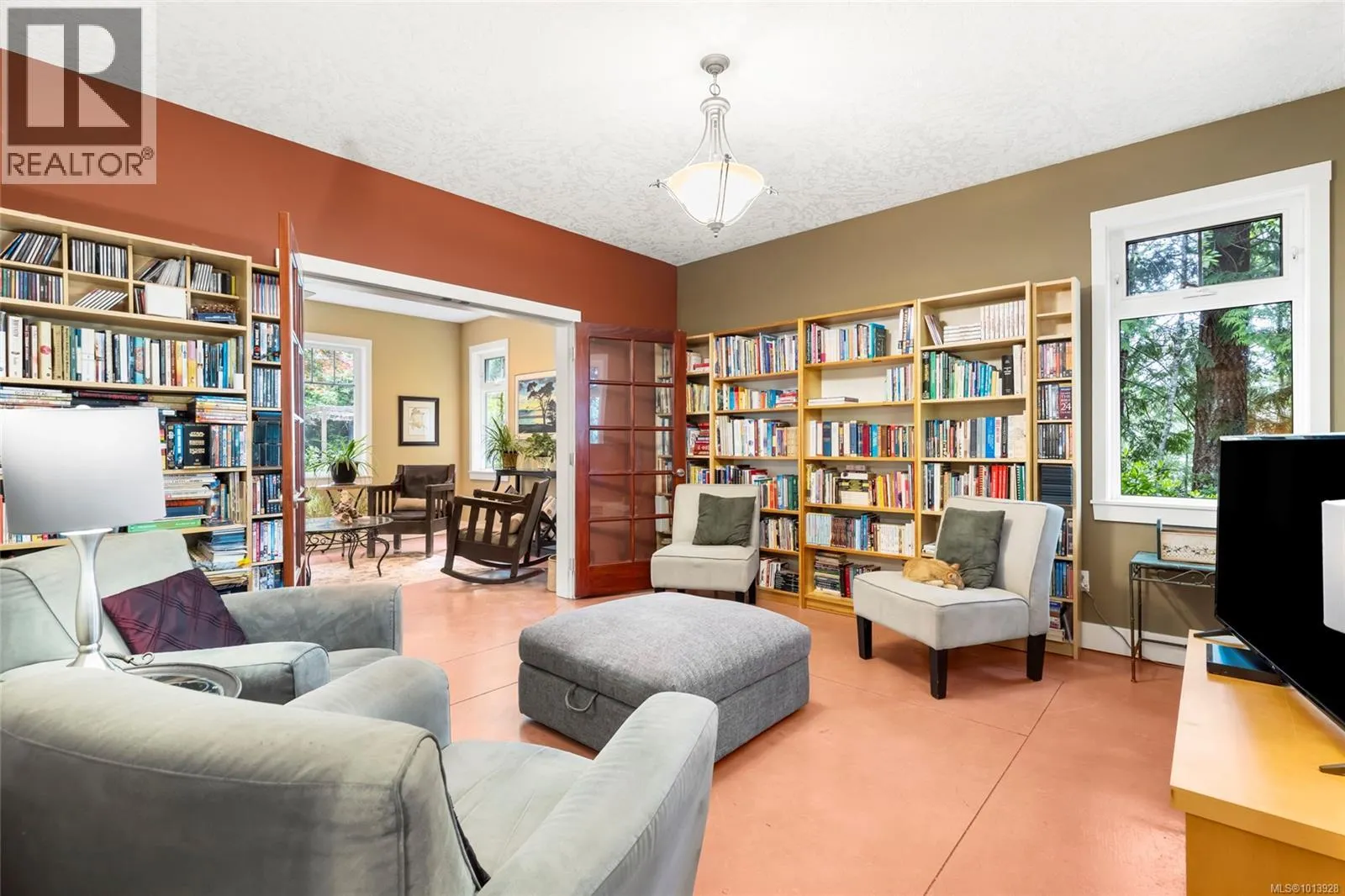 6280 Sooke Rd