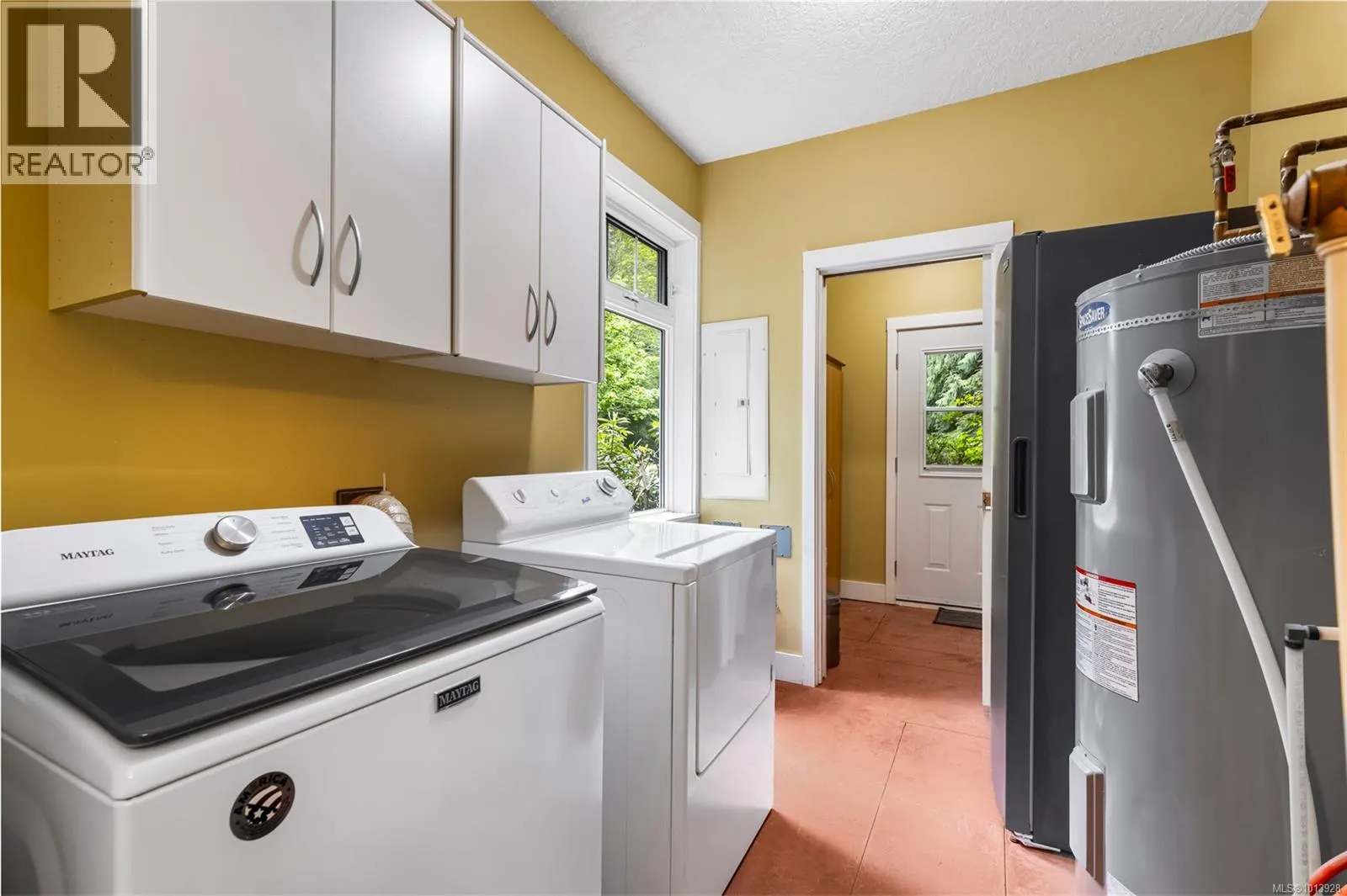 6280 Sooke Rd