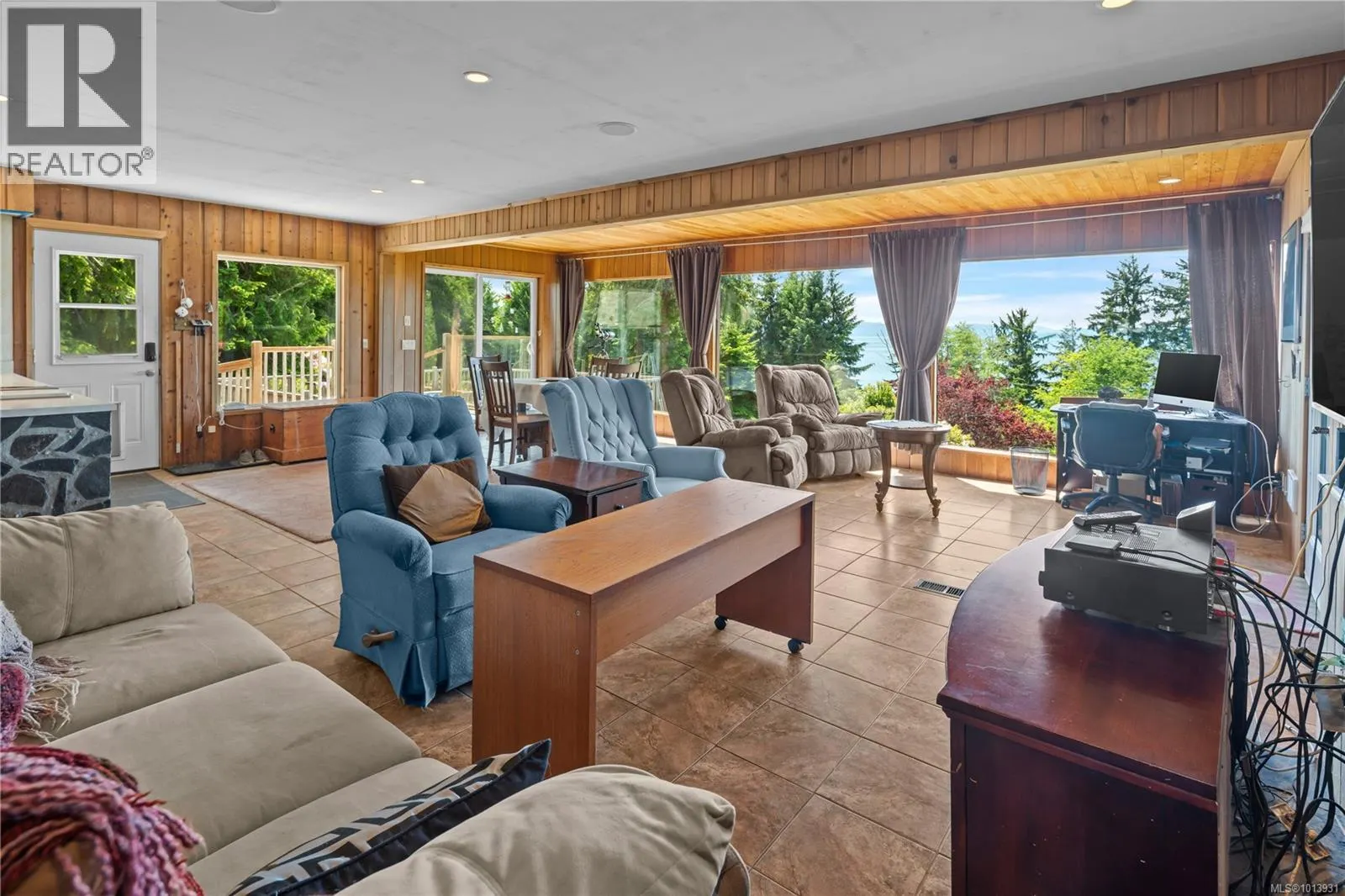 2623 Seaside Dr