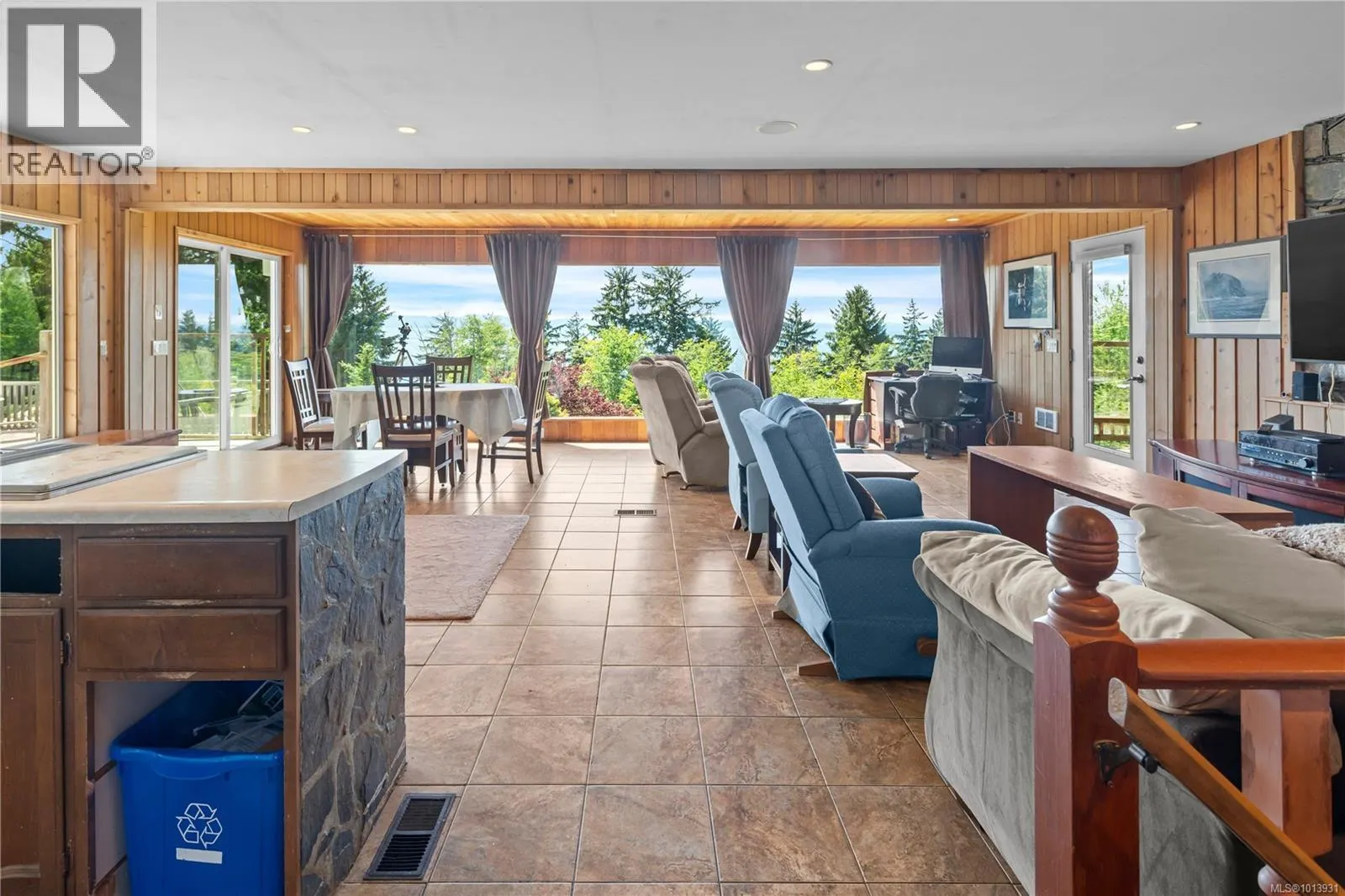 2623 Seaside Dr