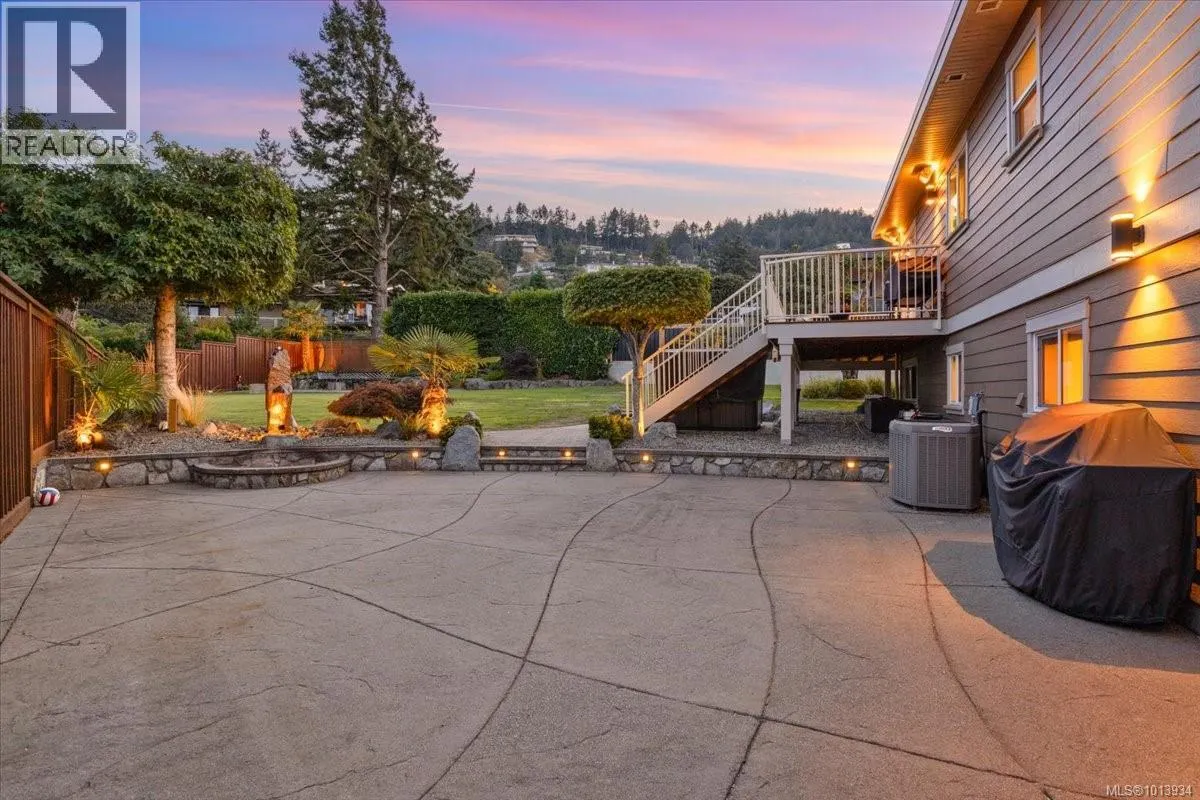 3733 Polaris Dr