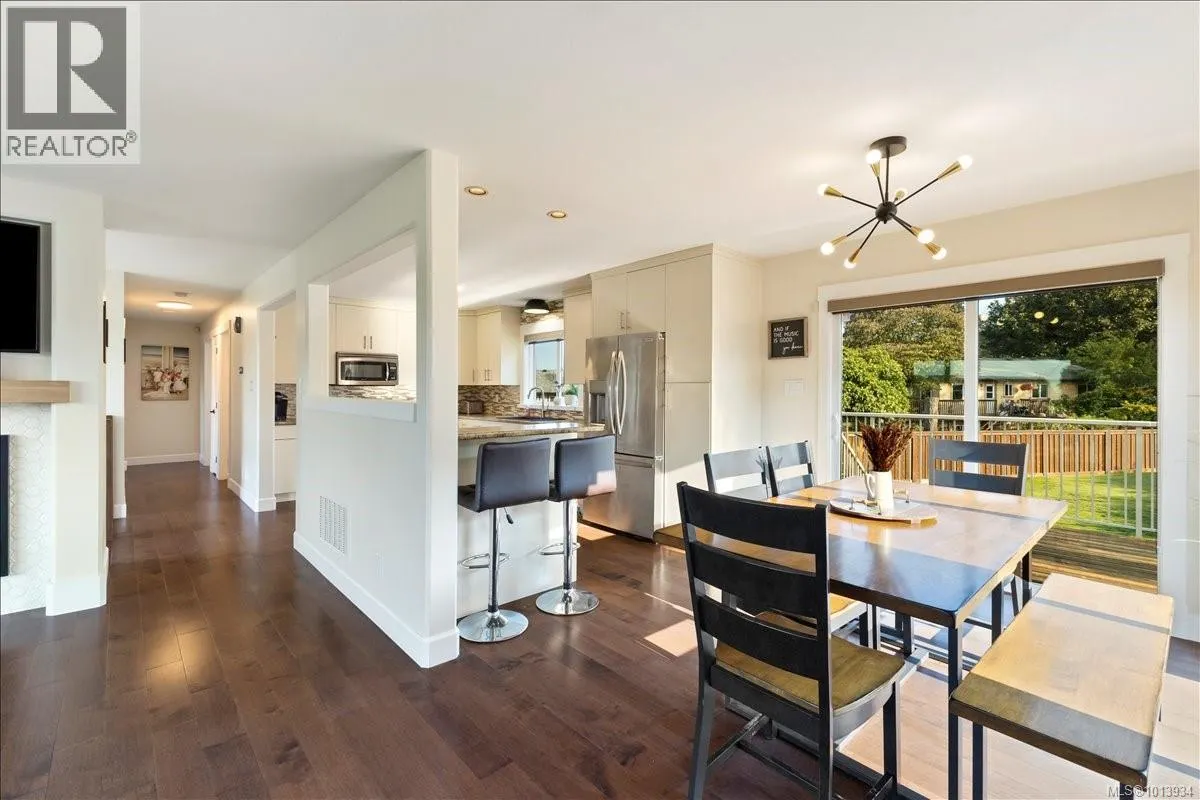 3733 Polaris Dr