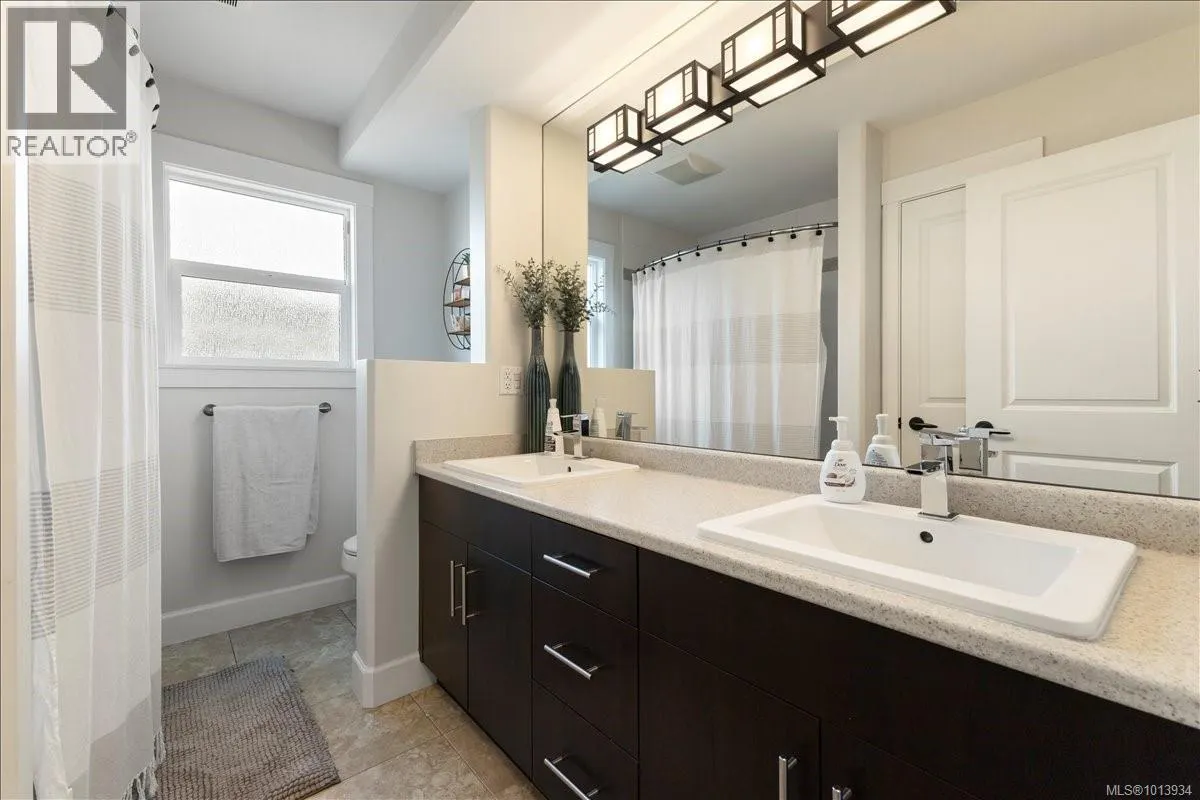 3733 Polaris Dr