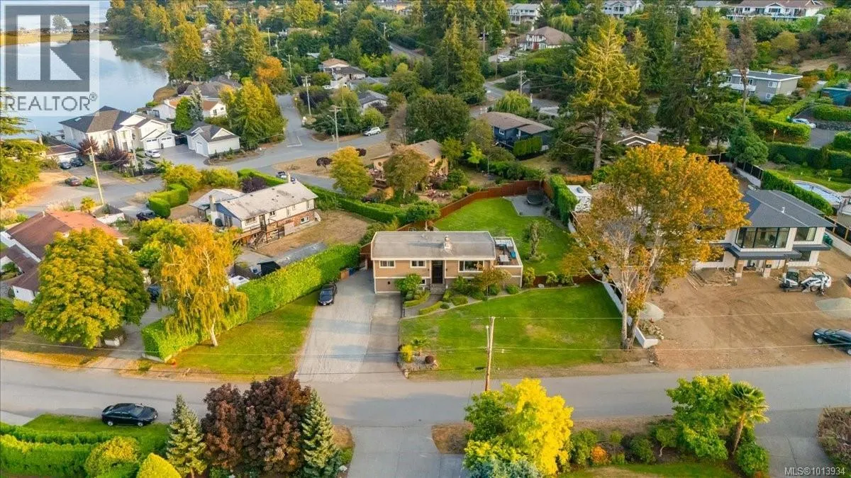 3733 Polaris Dr