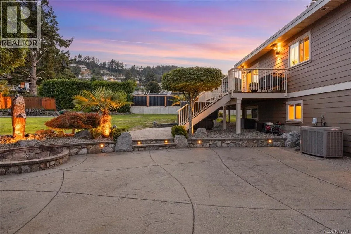 3733 Polaris Dr