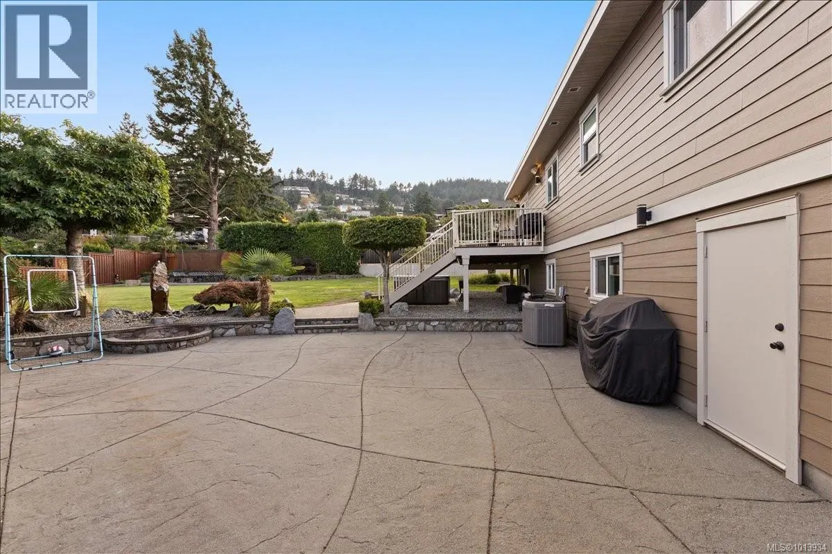 3733 Polaris Dr