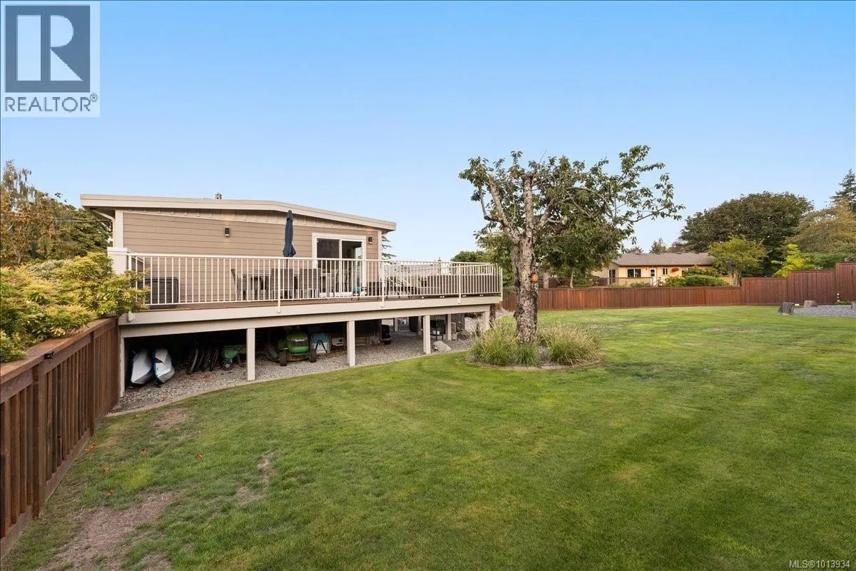 3733 Polaris Dr