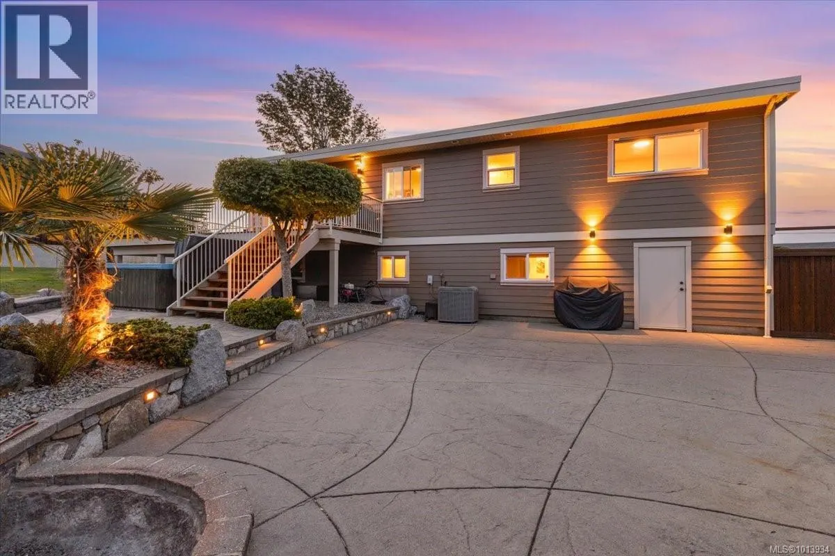 3733 Polaris Dr