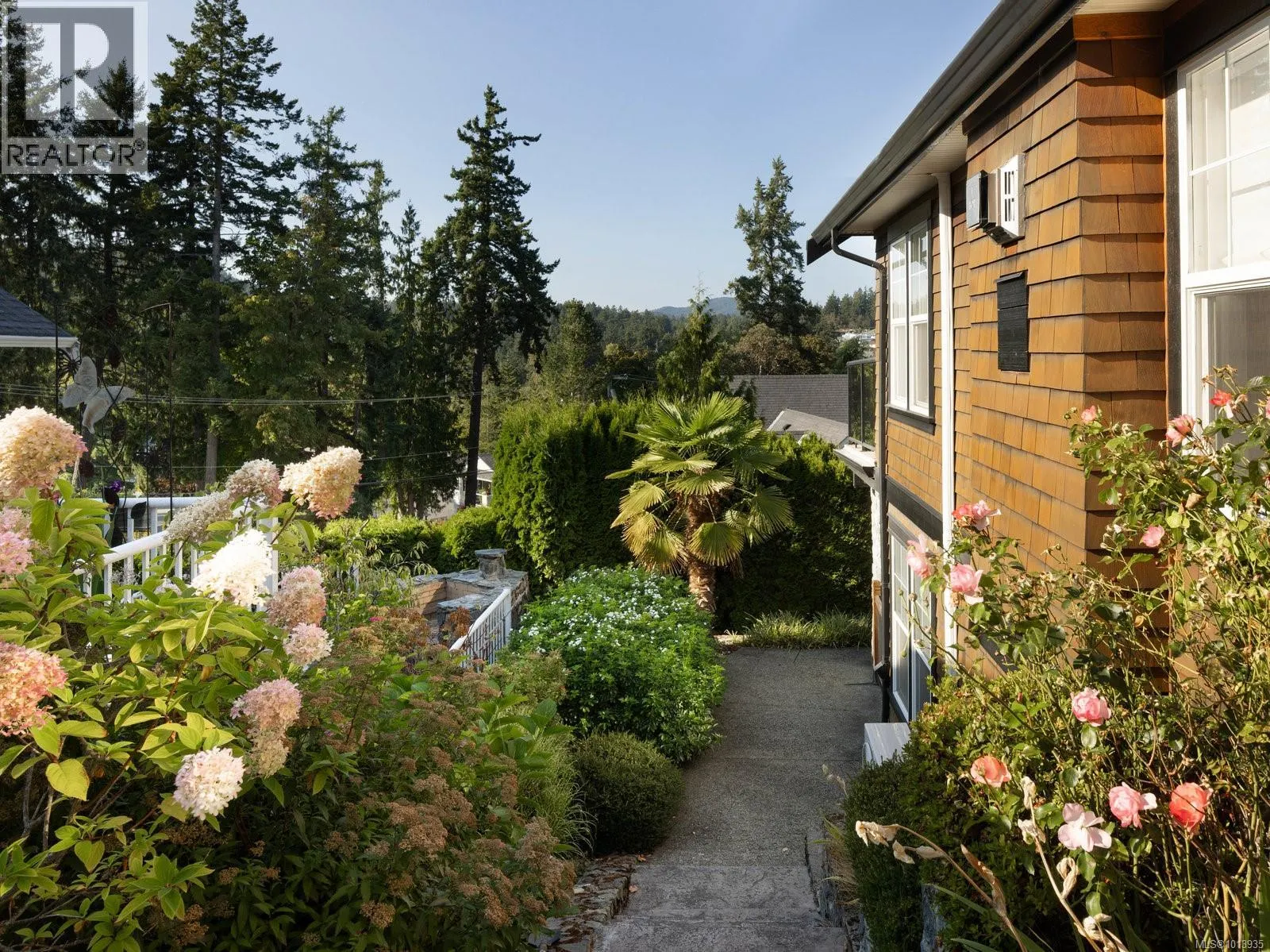 101 Gibraltar Bay Dr