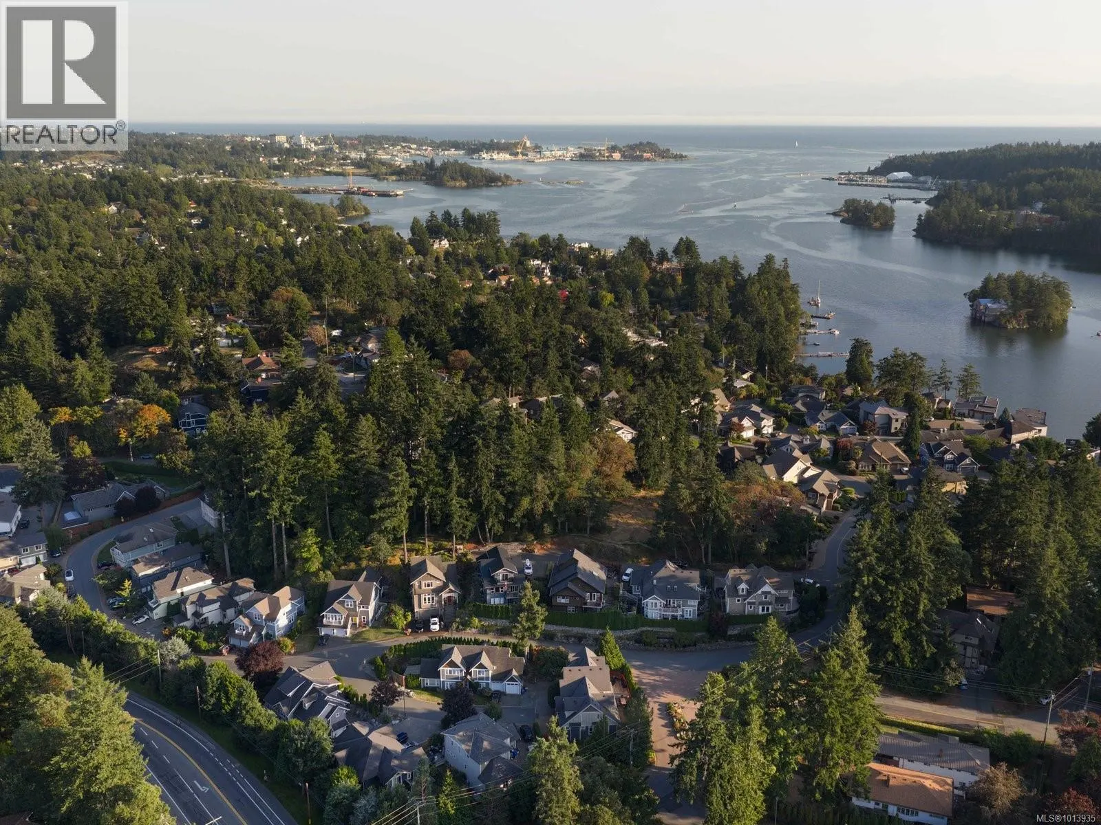 101 Gibraltar Bay Dr