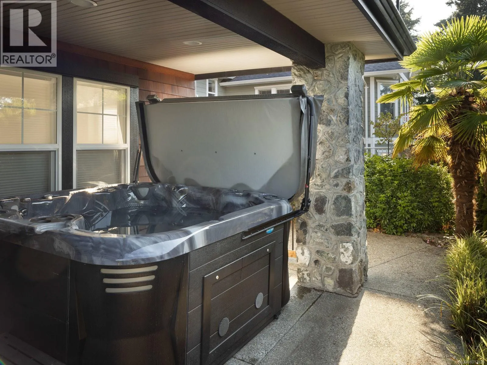101 Gibraltar Bay Dr