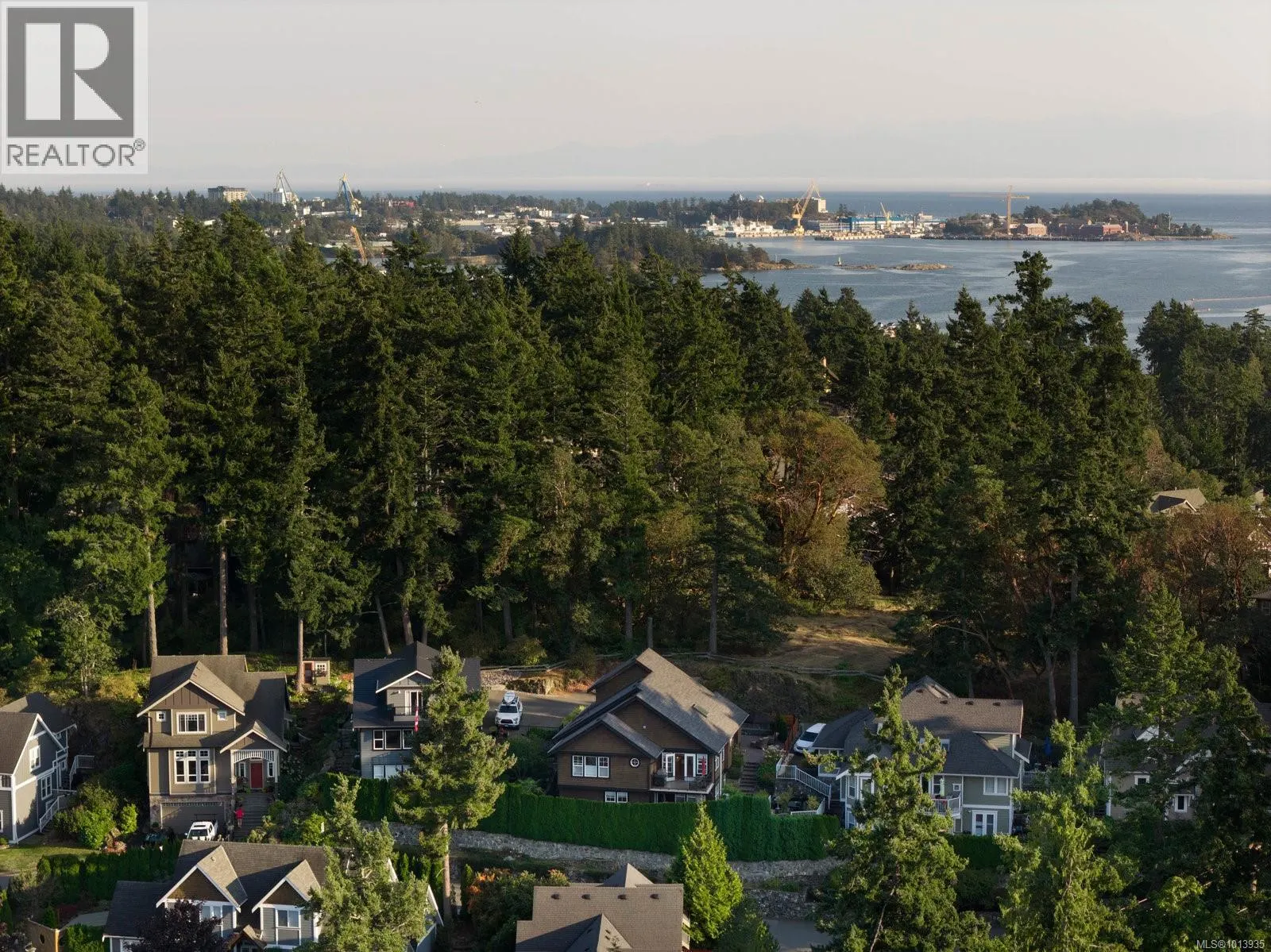 101 Gibraltar Bay Dr