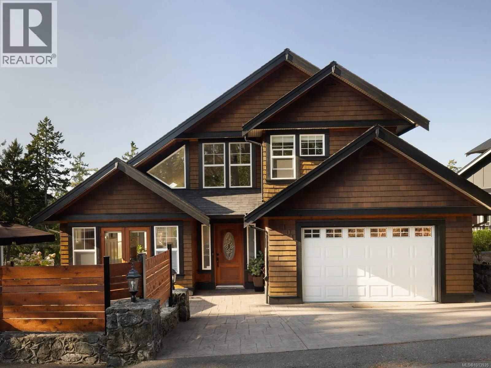 101 Gibraltar Bay Dr