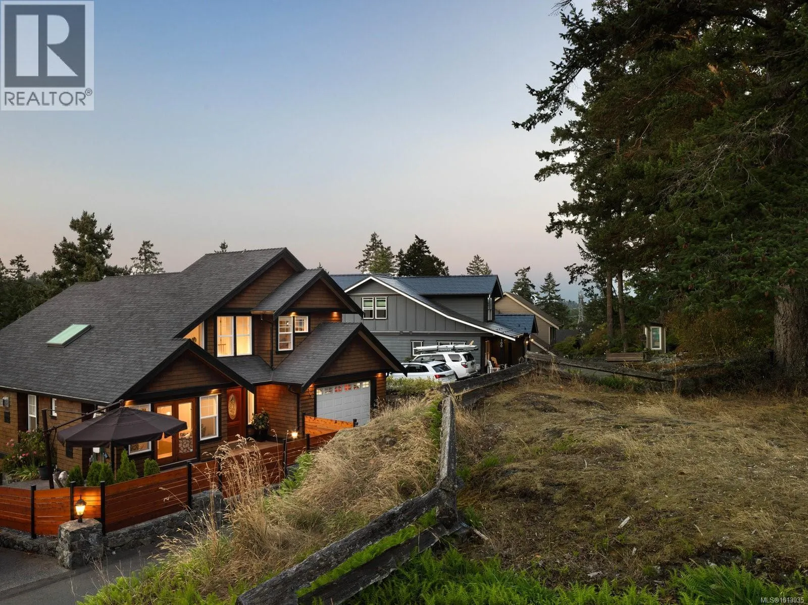101 Gibraltar Bay Dr