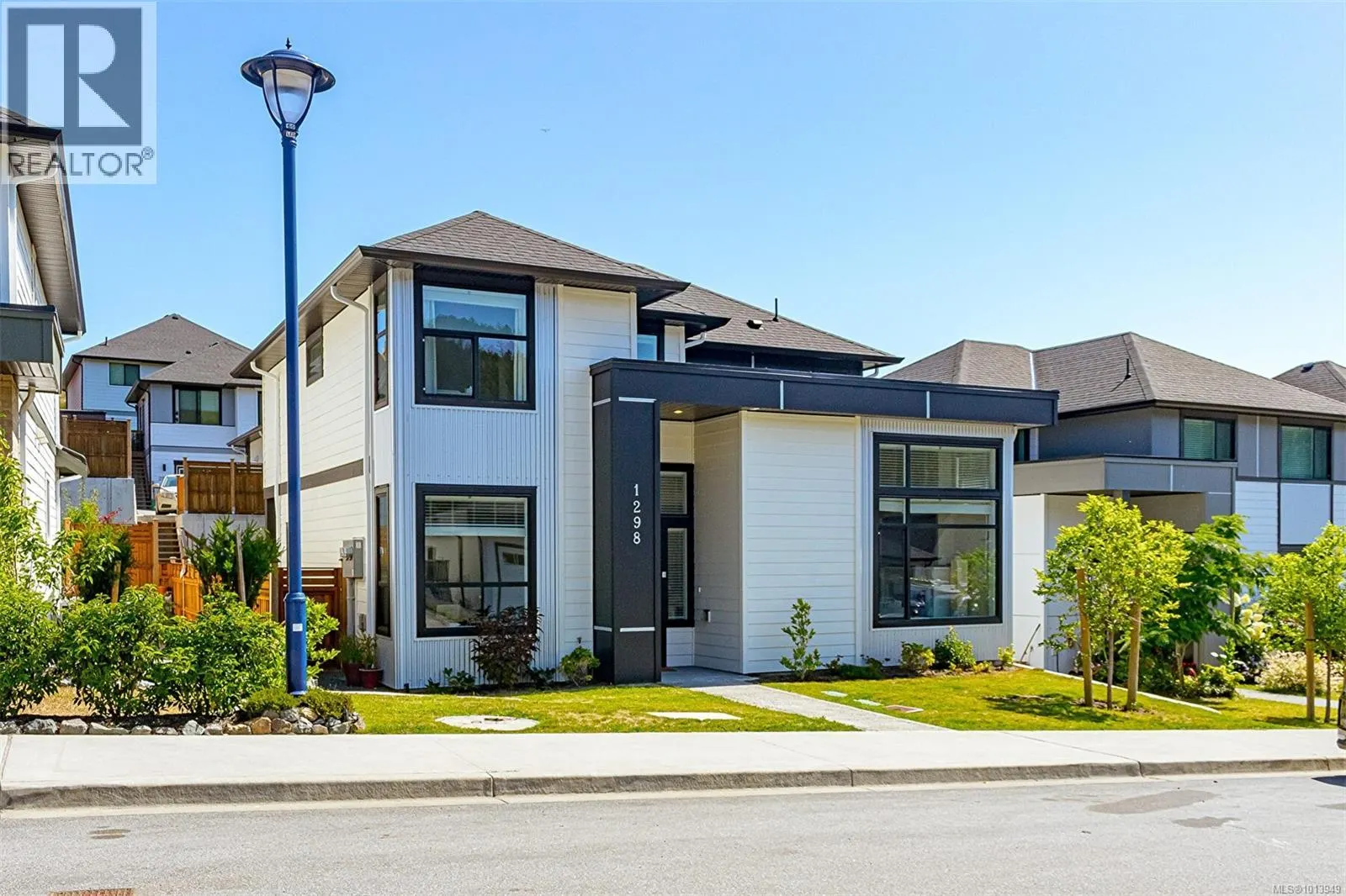 1298 Centauri Dr