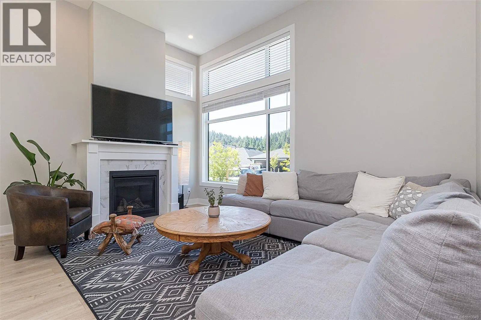 1298 Centauri Dr