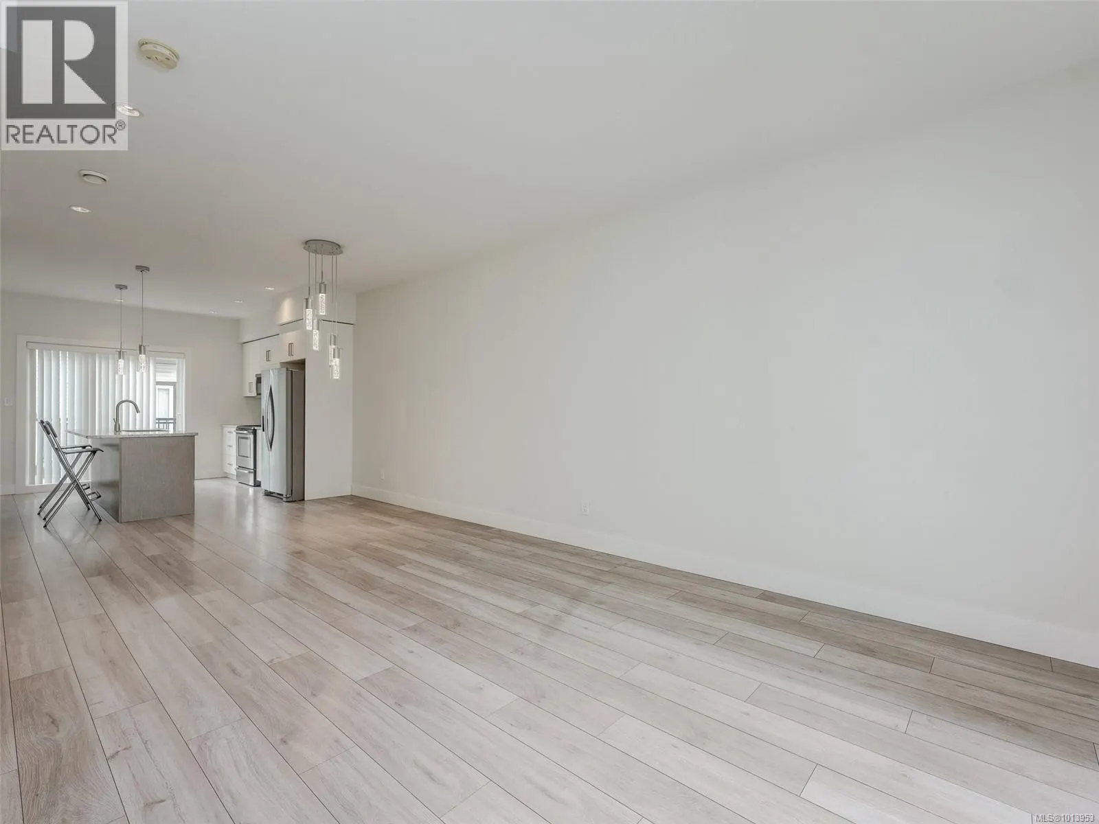 101 2821 Jacklin Rd