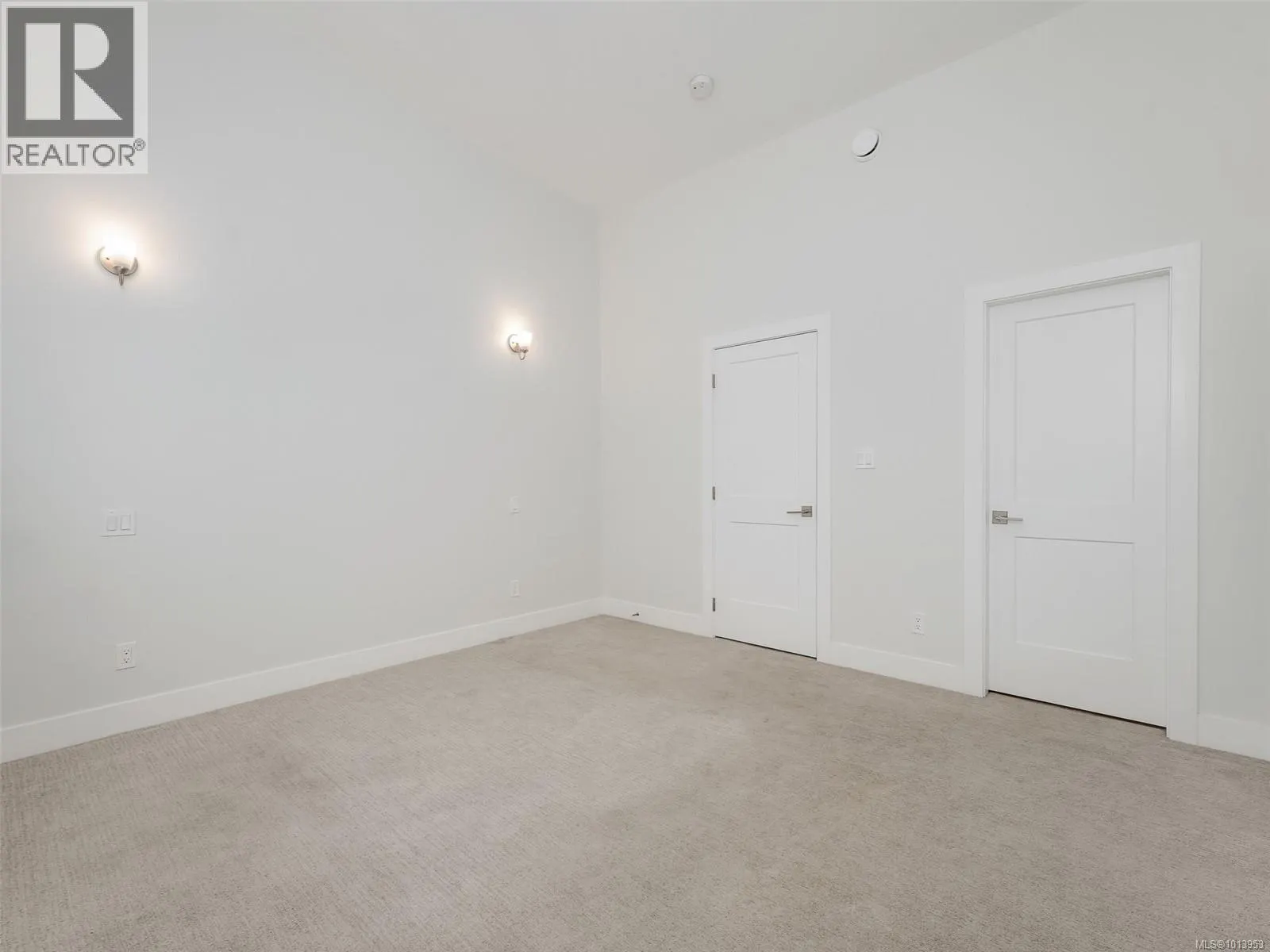 101 2821 Jacklin Rd