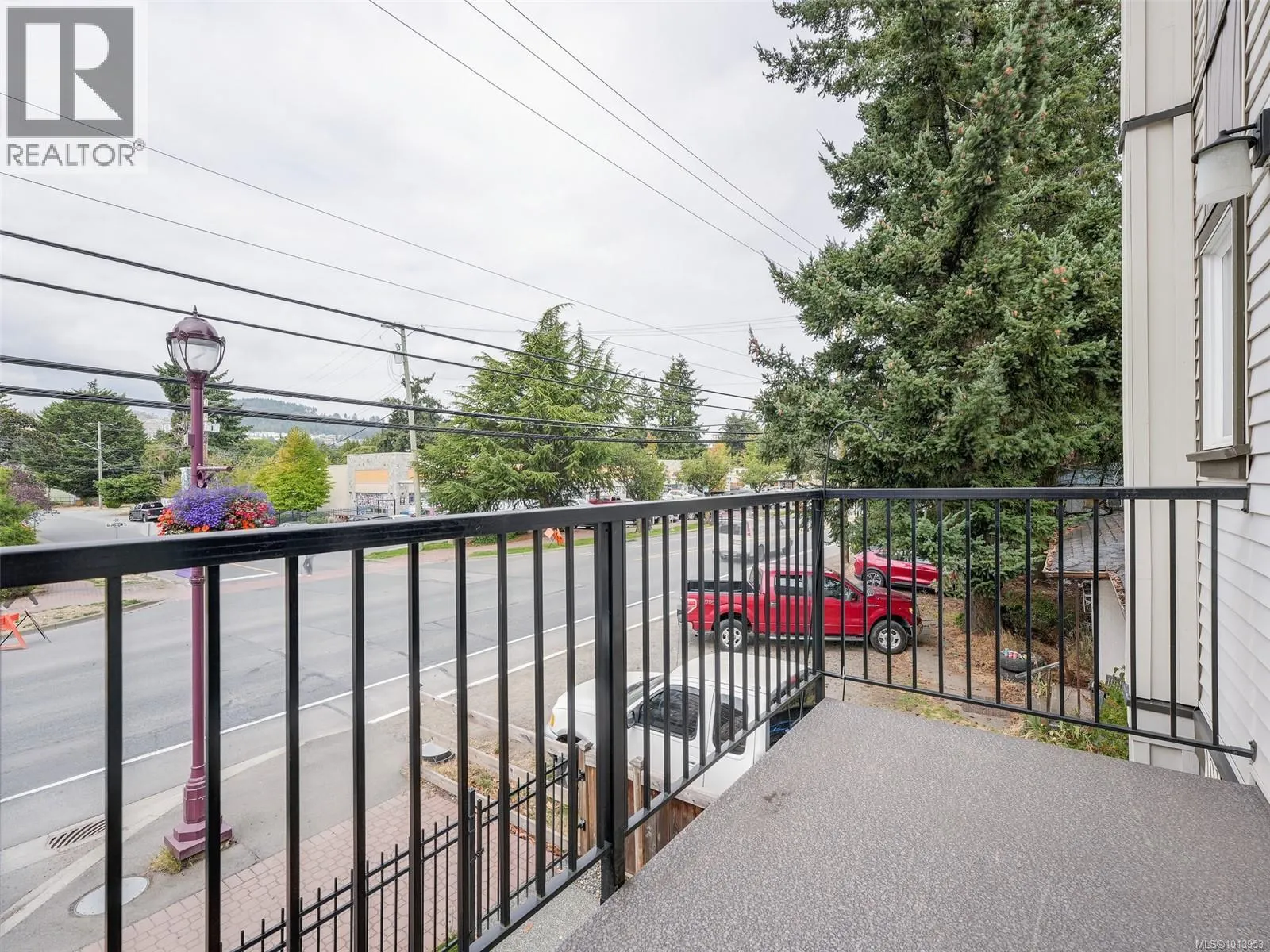 101 2821 Jacklin Rd