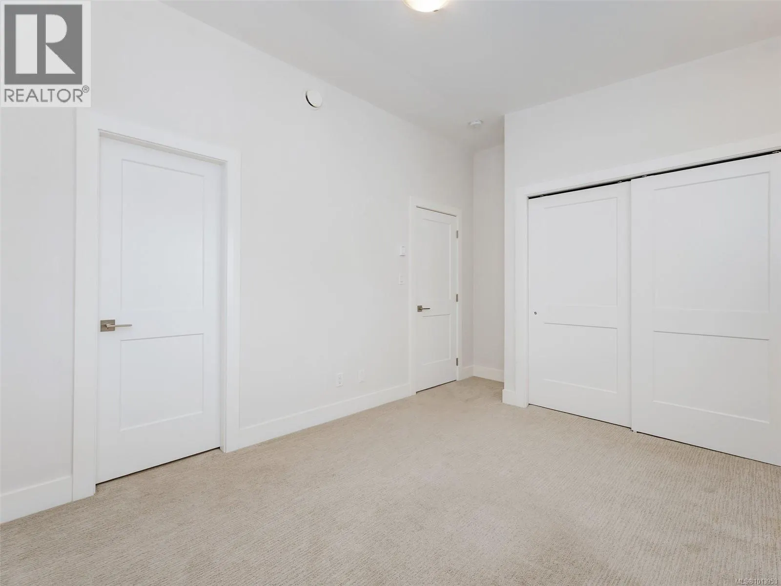 101 2821 Jacklin Rd