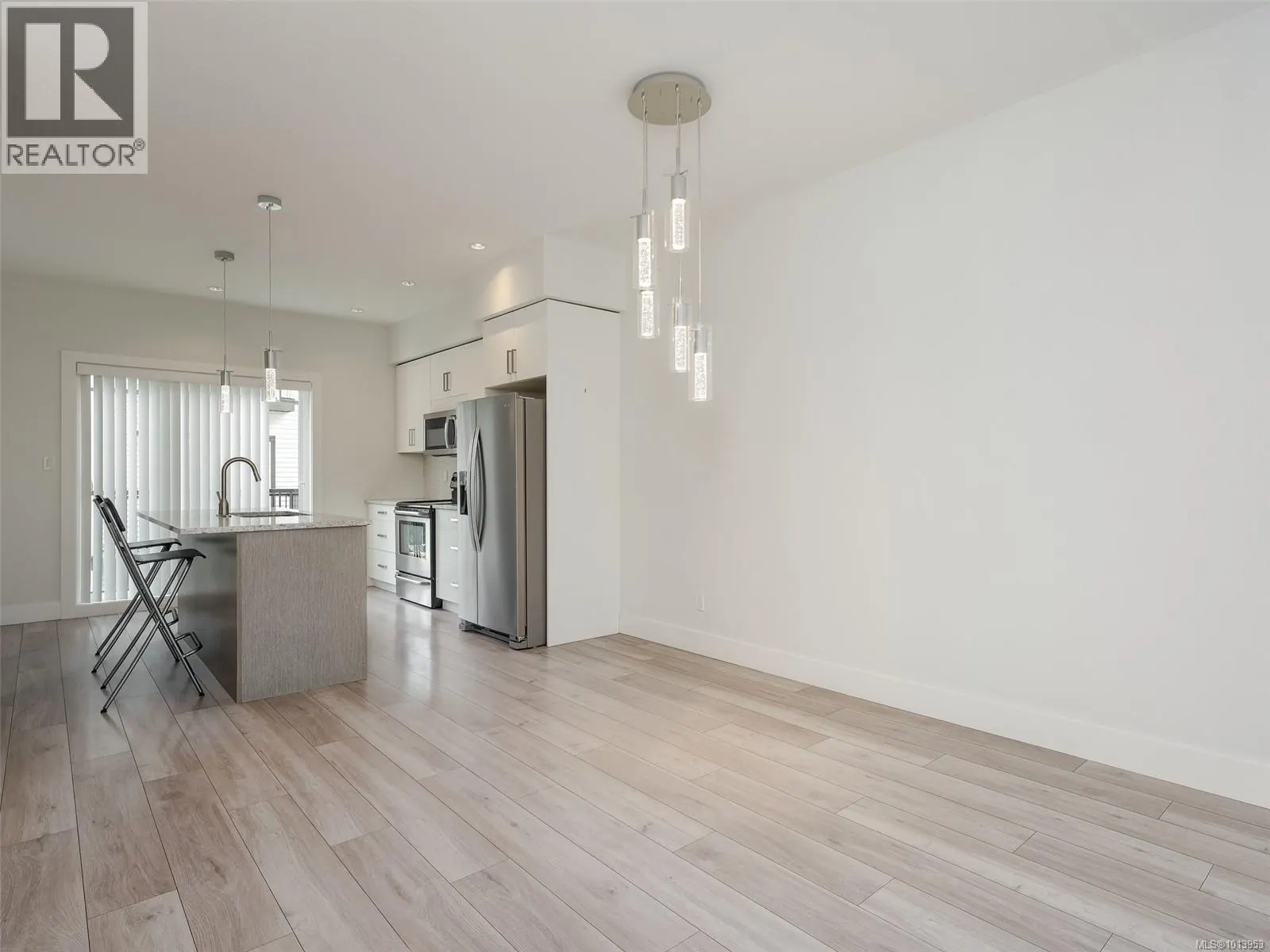 101 2821 Jacklin Rd