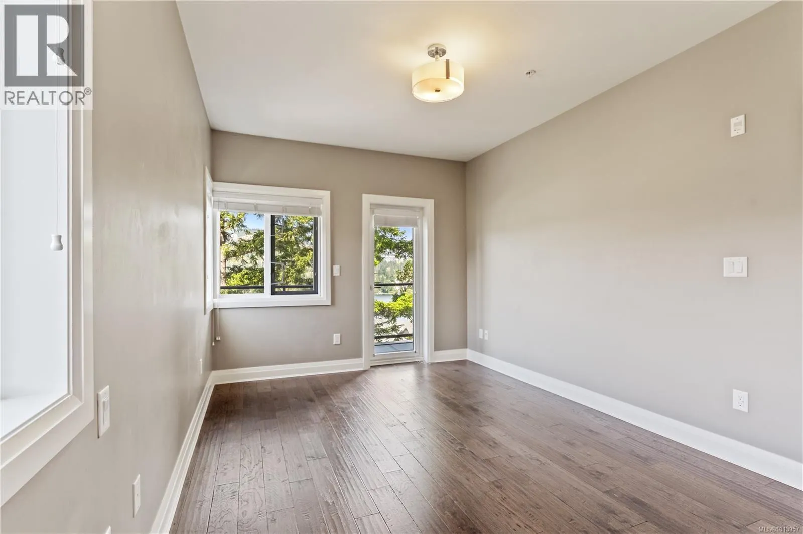 101 1145 Sikorsky Rd