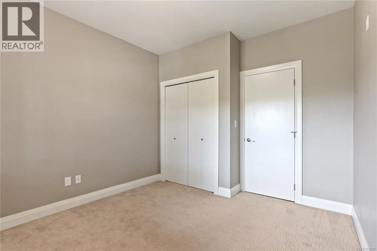 101 1145 Sikorsky Rd