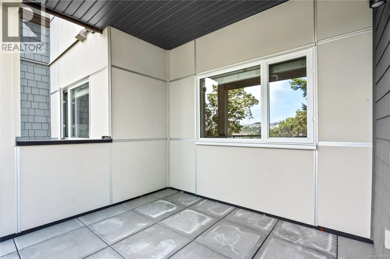 101 1145 Sikorsky Rd