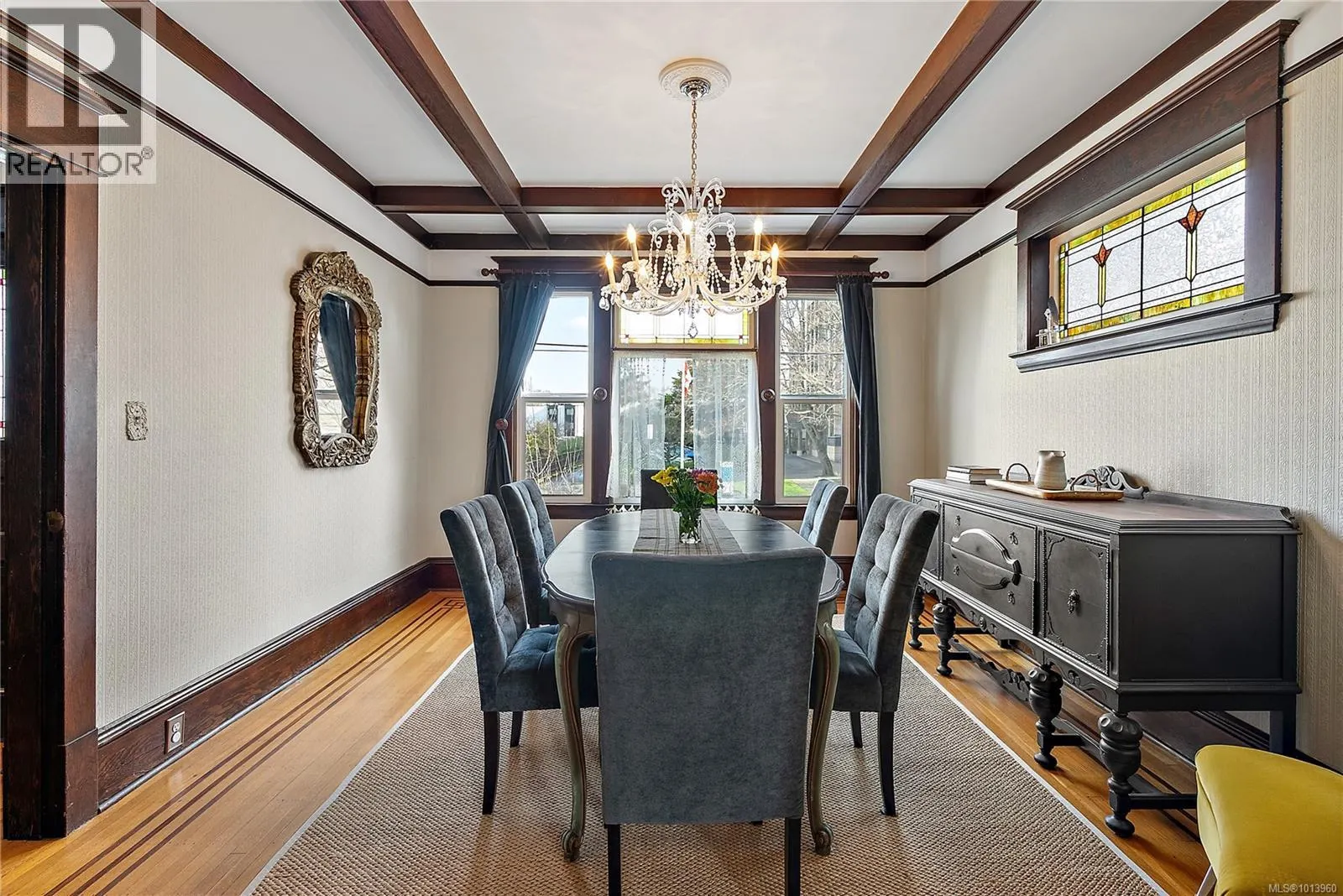 329 Simcoe St