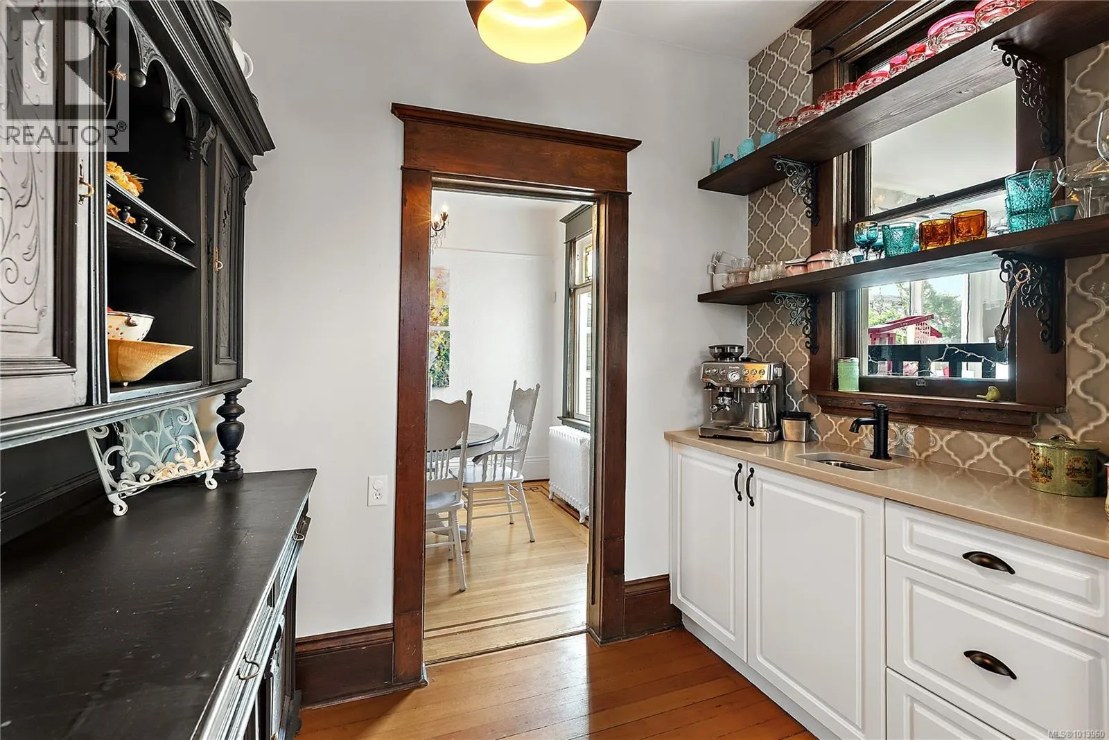 329 Simcoe St