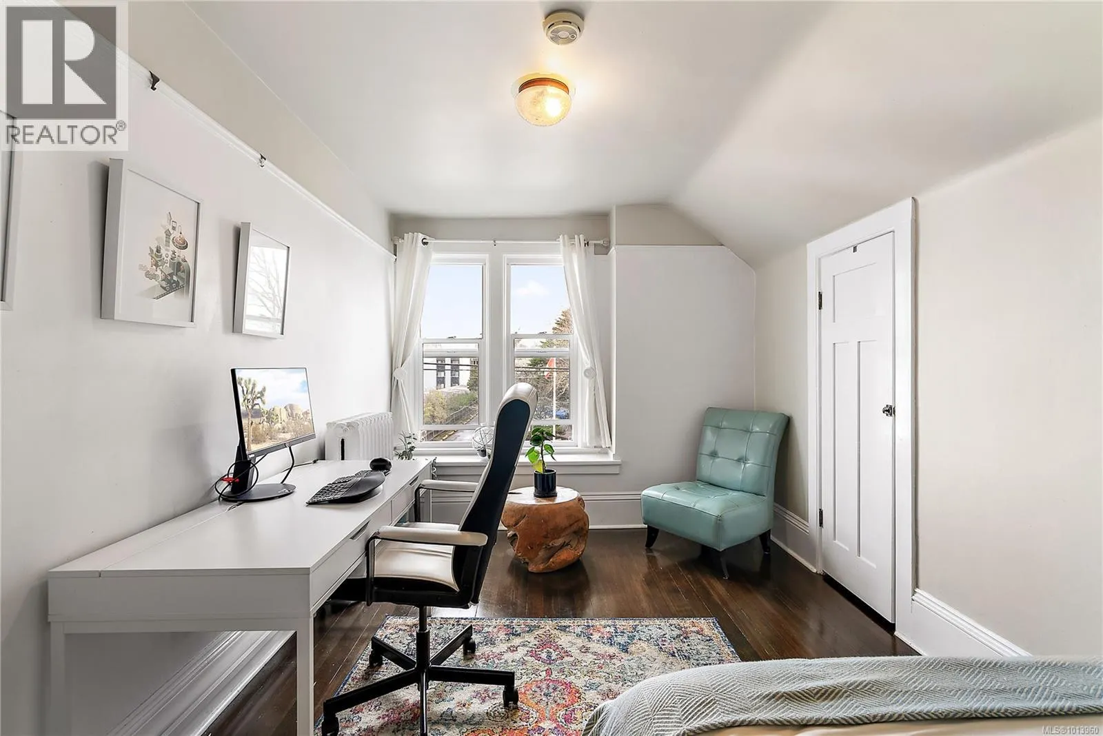 329 Simcoe St