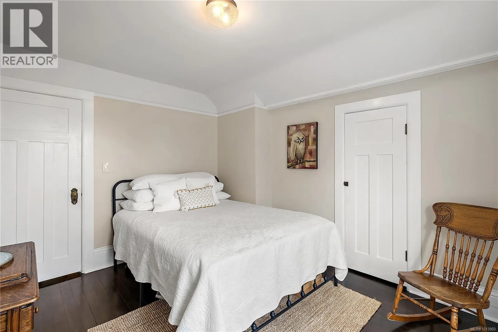 329 Simcoe St