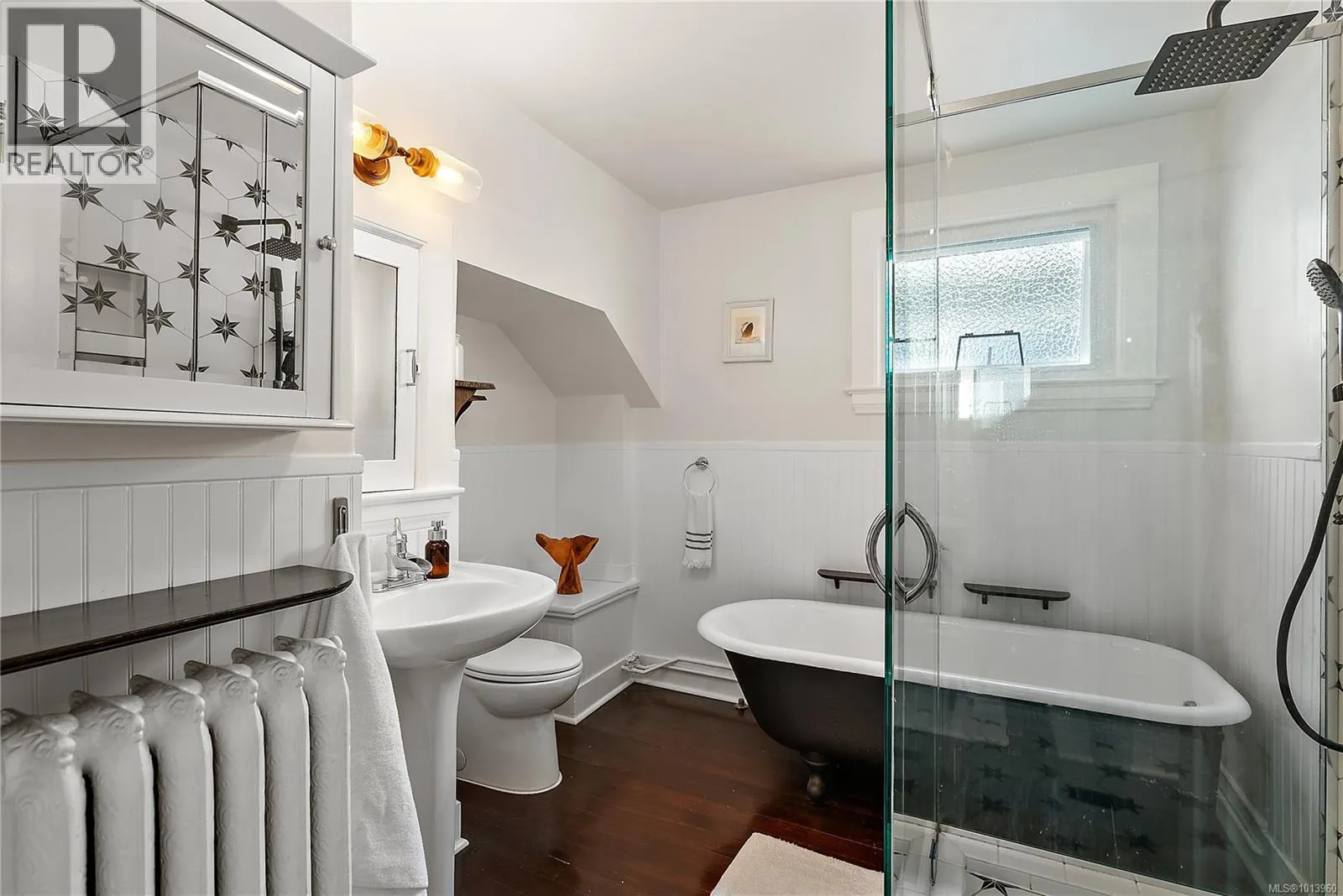 329 Simcoe St
