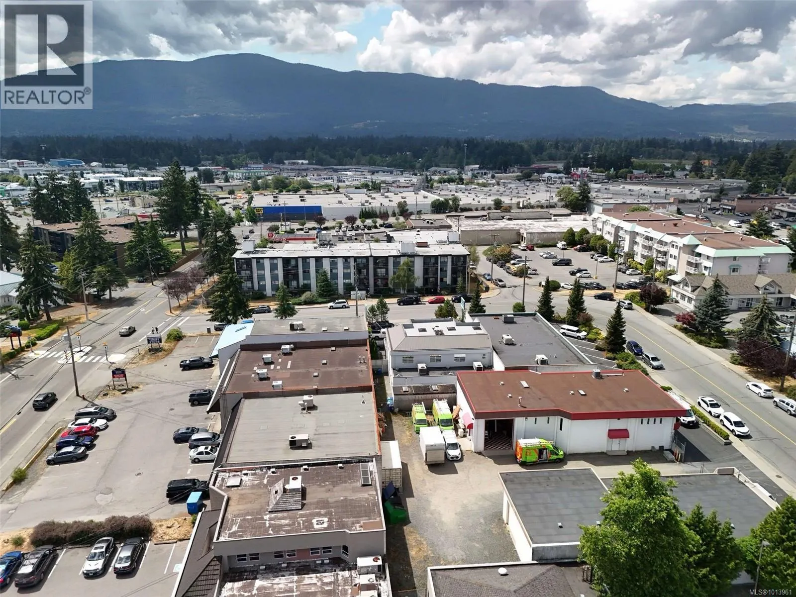 4146 Departure Bay Rd